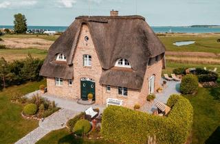 Haus kaufen in 24321 Hohwacht, Reetgedecktes Friesenhaus mit unverbaubarem Ostseeblick