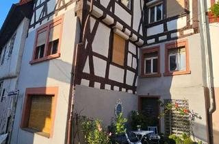 Haus kaufen in 64646 Heppenheim, Denkmal trifft Zukunft: Fachwerkjuwel in Toplage - entkernt, steuerlich attraktiv, voller Potential