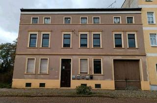 Mehrfamilienhaus kaufen in 39240 Calbe, Geräumiges, preiswertes Mehrfamilienhaus in Calbe (Saale) zu verkaufen