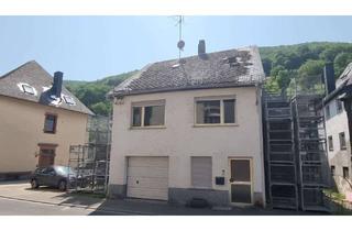 Haus kaufen in 55422 Bacharach, Solides Haus mit Renovierungsbedarf in Bacharach-Steeg zu verkaufen
