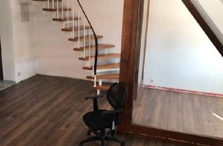 Wohnung kaufen in 73230 Kirchheim, Kirchheim unter Teck - Maisonette-Wohnung 2,5 Zimmer