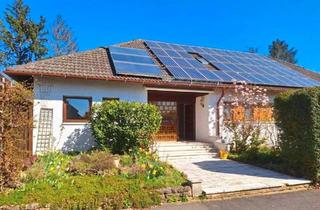 Einfamilienhaus kaufen in 97294 Unterpleichfeld, Unterpleichfeld - Heller Bungalow mit ELW provisionsfrei zu verkaufen