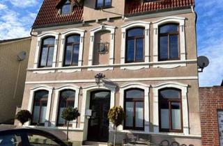 Wohnung mieten in Lüttenheid 54, 25746 Heide, WG Zimmer in Jugendstil-Villa mit Garten im Herzen von Heide