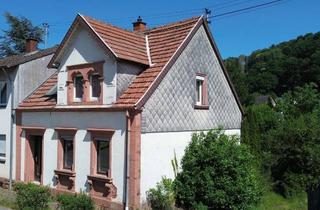 Einfamilienhaus kaufen in 66851 Mittelbrunn, Mittelbrunn - Sanierungsbedürftiges Einfamilienhaus mit großem Grundstück