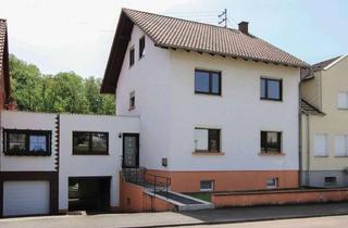 Haus kaufen in 66809 Nalbach, Viel Platz: Großes Reiheneckhaus mit Renovierungsbedarf samt schönem Garten