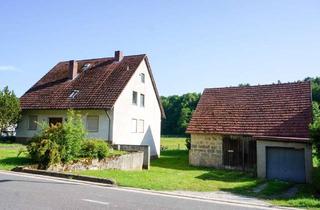 Haus kaufen in 96142 Hollfeld, Viel Platz & direkt an der Natur - Wohnhaus mit kleiner Scheune und Garage in Hollfeld OT