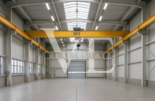 Gewerbeimmobilie mieten in 70736 Fellbach, Halle - 900 qm - ebenerdig & Rampe - hohe Decken - PV Anlage