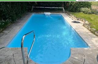 Anlageobjekt in Oberriexinger Strasse 25, 71706 Markgröningen, ++Sofort einziehen - Mehrfamilienwohnhaus plus Garten, Pool, Doppelgarage und Stellplatz ++