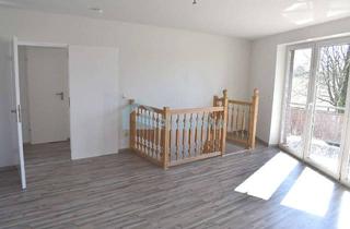 Wohnung mieten in Wiesenring 33a, 19370 Parchim, 4-Zimmer-Wohnung mit Balkon, Einbauküche, wohnlichen Räumen im Souterrain & Stellplatzoption
