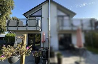 Haus kaufen in 17213 Göhren-Lebbin, Den morgendlichen Kaffee oder das abendliche Glas Wein auf dem Balkon mit freiem Blick auf Fleesense