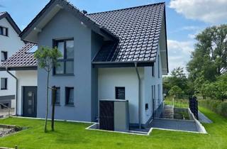 Haus mieten in 32049 Herford, Neubau mit großem Garten in zentraler Lage, flexible Nutzung für bis zu 3 Familien