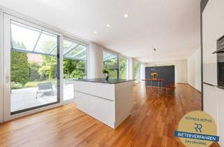 Anlageobjekt in 85402 Kranzberg, Traumhafte Wohnoasenahe Freising - Exklusives Villenanwesen mit Einliegerwohnung und Baugrundstück