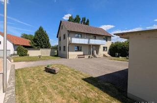 Haus kaufen in 77656 Offenburg, Offenburg - Großzügiges Grundstück mit Zweifamilienhaus und drei Garagen