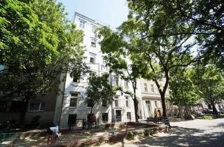 Wohnung kaufen in Riemannstraße 16, 10961 Kreuzberg, Provisionsfrei - Bergmannkiez und eigener Garten- 4-Zi.-Altbau mit Balkon