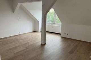 Wohnung mieten in 19059 Weststadt, Sanierte 3-Raum Dachgeschosswohnung