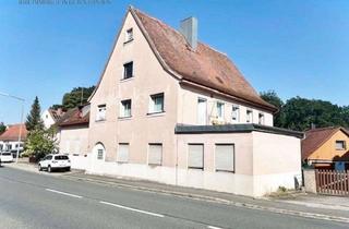 Mehrfamilienhaus kaufen in 90574 Roßtal, Vielseitiges Mehrfamilienhaus mit großem Potenzial in zentraler Lage