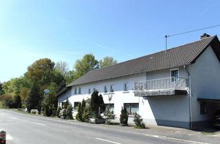 Haus kaufen in 53578 Windhagen, Für Familien und Investoren Anwesen mit großem Potenzial, ca. 6300 qm