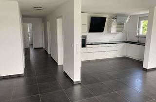 Wohnung kaufen in Panoramastraße 55, 78713 Schramberg, Exklusive, neuwertige 3-Raum-Wohnung mit gehobener Innenausstattung mit EBK in Schramberg