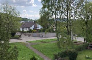 Wohnung mieten in Berliner Weg, 75365 Calw, Neuwertige Wohnung mit dreieinhalb Zimmern sowie Balkon und Einbauküche in Calw