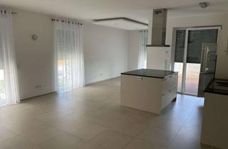 Wohnung mieten in Achtstraße 14, 66606 St. Wendel, Ruhig Wohnen in direkter Altstadtnähe: Moderne, helle 3-ZKB-Wohnung in St. Wendel zu vermieten – mit