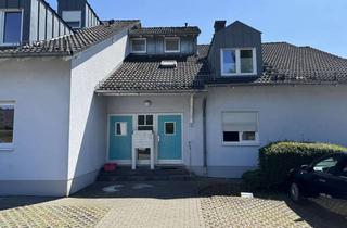 Wohnung mieten in Am Ropperwald, 35614 Aßlar, Ansprechende 3-Zimmer-Erdgeschosswohnung mit Balkon und Einbauküche in Aßlar