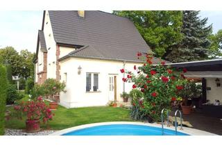 Haus kaufen in 04425 Taucha, Traumhaus mit Billardzimmer, großem Garten + Pool in Top Lage in Taucha bei Leipzig