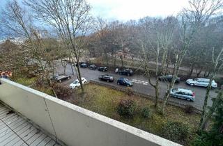 Wohnung kaufen in 71634 Ludwigsburg, Ludwigsburg - Zu verkaufen 3,5 Zimmer Wohnung mit Parkplatz und Garage
