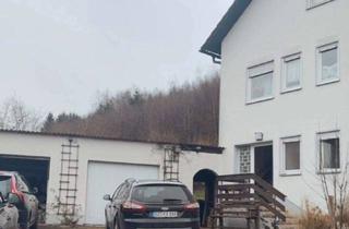 Wohnung kaufen in Vogtstr. 11, 86473 Ziemetshausen, Großzügige Wohnung mit Grundstück in Ziemetshausen