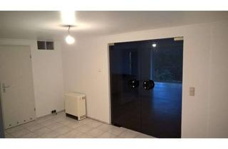 Wohnung mieten in 53797 Lohmar, 2,5 Zimmer klimatisiert Wohnküche, Diele, Bad, Balkon, kleiner Garten direkt am Waldrand
