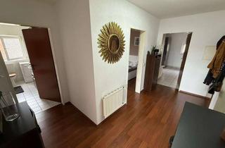Sozialwohnungen mieten in 53859 Niederkassel, Helle 2-Zimmer-DG-Wohnung mit Balkon, Einbauküche, Stellplatz – nur mit WBS – ab 01.08.2025