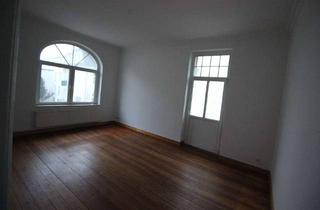 Wohnung mieten in 19053 Weststadt, Großzügige, renovierte 5 Zimmer-Wohnung mit Einbauküche, 2 Bäder und Balkon zu mieten!