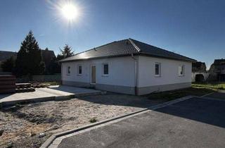 Haus kaufen in 04668 Grimma, Moderner Bungalow, ca. 122 m² Wfl., ca. 518 m² Grdstk., Wärmepumpe, Fußbodenheizung, Carport