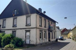 Grundstück zu kaufen in 67749 Offenbach-Hundheim, Vielseitig nutzbares Baugrundstück mit Mehrfamilienwohnhaus, Anbau und weiteren Bebauungsmöglichkeiten
