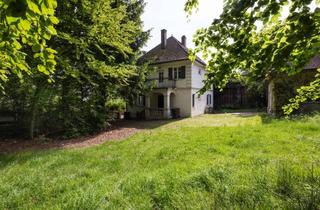 Villa kaufen in 86554 Pöttmes, Charmante Villa zur Sanierung auf fast 3000 qm Traumgrund - weitere Bebauung möglich
