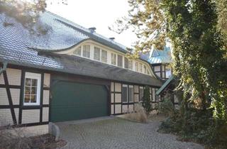 Haus kaufen in 39590 Tangermünde, Großes Wohnhaus mit Garagen und gewerblichen Gebäuden in Tangermünde