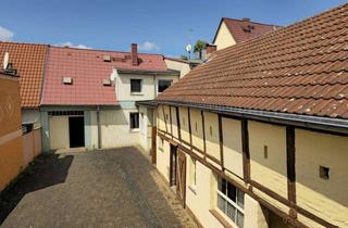 Reihenhaus kaufen in Elbstraße 12, 06862 Roßlau, Charmantes Reihenhaus mit historischem Flair und großem Garten im Herzen von Roßlau