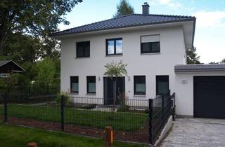Villa kaufen in 14612 Falkensee, Projektierte Stadtvilla - Tip Top ausgestattet - Malerarbeiten und Parkett inklusive
