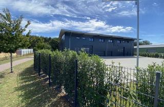 Anlageobjekt in 25479 Ellerau, ANLEGER AUFGEPASST - Moderne Gewerbehalle mit Bürofläche aufgeteilt in 2 Einheiten - Nähe A 7