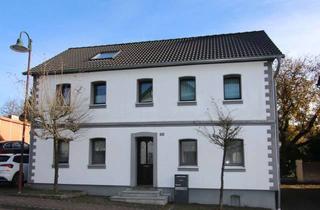 Haus kaufen in 51503 Rösrath, Individualität am Königsforst!