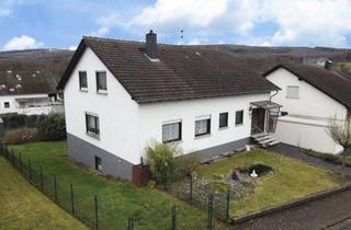 Einfamilienhaus kaufen in 66687 Wadern, Freistehendes EFH mit Garage und großem Garten in ruhiger Lage