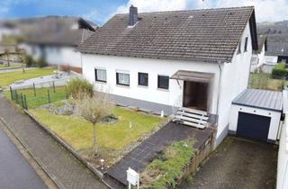 Einfamilienhaus kaufen in 66687 Wadern, Freistehendes EFH mit Garage und großem Garten in ruhiger Lage