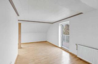 Wohnung kaufen in Karl-Staib-Str., 65795 Hattersheim, Licht, Luft und Lieblingsplatz – Dachgeschoss mit Balkon