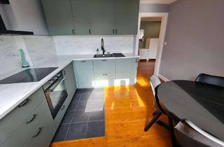 Wohnung kaufen in 20097 Hammerbrook, Charmante Dachgeschosswohnung mit Stil - Altbauflair trifft modernes Design