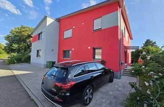 Wohnung kaufen in 90559 Burgthann, Moderne Luxus Traumwohnung in ruhiger Lage – 210 m² Wfl mit 7 Zimmern, zwei Bädern + 300m2 Garten