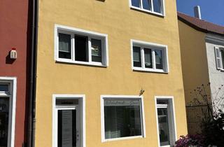 Wohnung mieten in Schwaigerstraße 5a, 92421 Schwandorf, Schöne und vollständig renovierte 2-Zimmer-Dachgeschosswohnung mit Balkon in Schwandorf