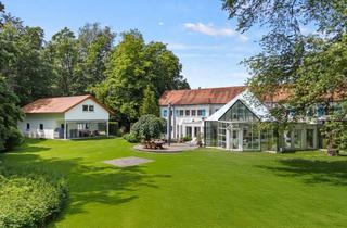 Villa kaufen in 88471 Laupheim, Einzigartige und energieeffiziente Villa! Eingebettet in ein herrliches Parkgrundstück