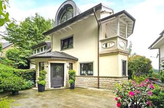 Haus kaufen in 58706 Menden, SCHLOSSGEFÜHL! Moderne DHH mit Traumblick über Menden