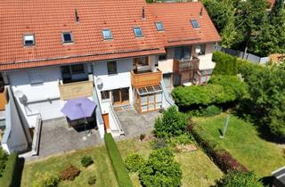Reihenhaus kaufen in 08223 Falkenstein, Charmantes Reihenhaus mit Terrasse, Balkon, Garage & Stellplatz in ruhiger Wohnlage