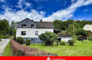 Haus kaufen in 57610 Almersbach, Almersbach, großes Ein-Zweifamilienhaus mit Garten und 2 Garagen in ruhiger Wohnlage