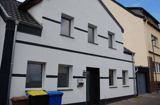 Haus kaufen in 50171 Kerpen, Schmuckes EFH-Haus mit Einliegerwohnung